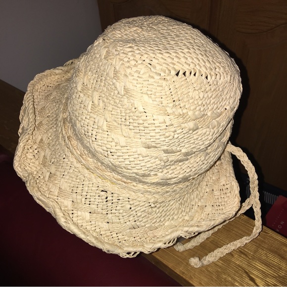Accessories - Paper straw hat size 55 cm soft straw wire around the edge ideal for Halloween